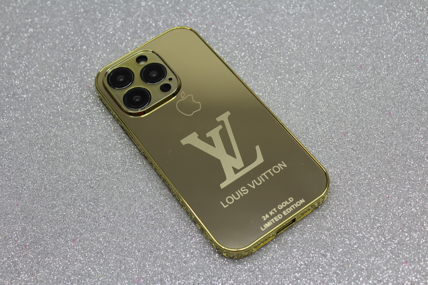IPhone 12 Case - LV Metall